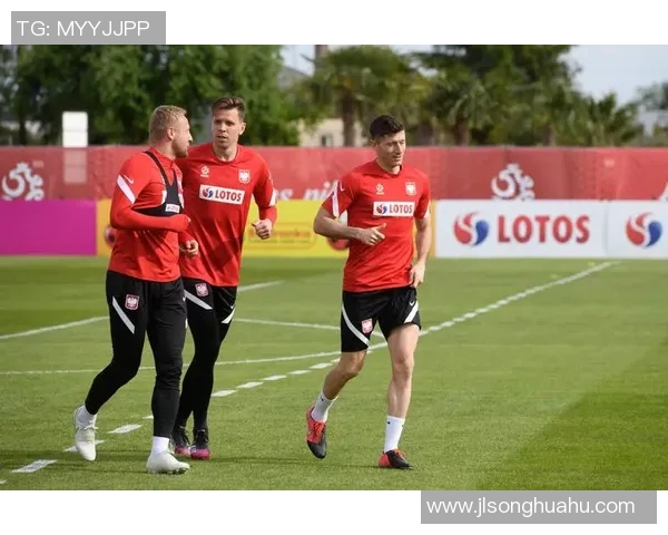 波兰足球明星的传奇故事与辉煌成就回顾