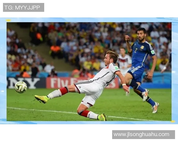 荷兰与英国足球明星的辉煌历程与传奇对决解析