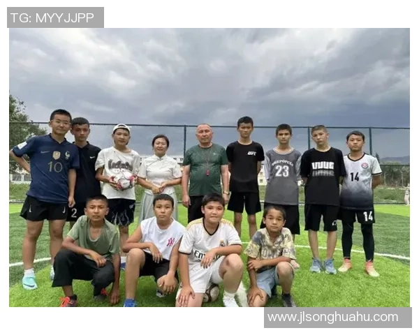 曹正阳的足球梦想与奋斗历程：从青涩少年到职业球员的成长之路